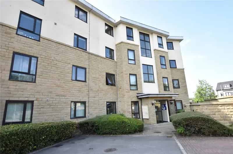 2 Bedroom Apartment for Sale Near Shipley Train Station