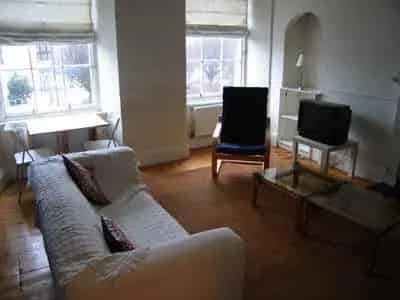 2 Bedroom Flat to Rent in Edinburgh Old Town