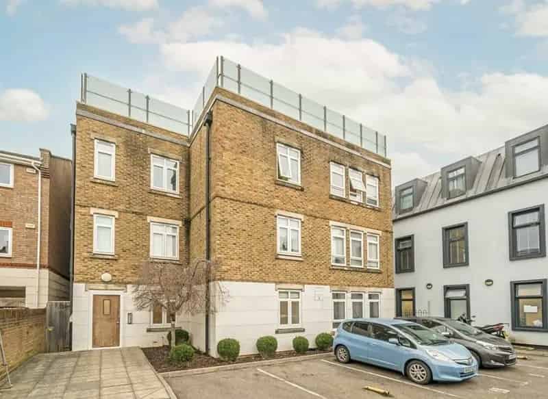 Two Double Bedroom Ground Floor Apartment Kingston