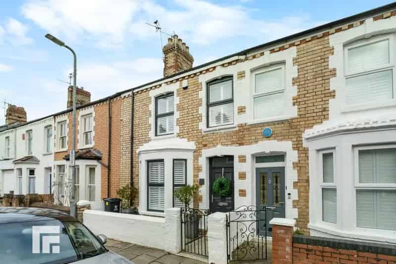 4 Bedroom Terraced House for Sale in Pontcanna