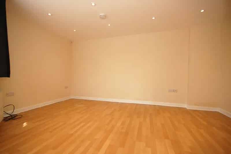 1 Bedroom Flat To Rent Available 11082025