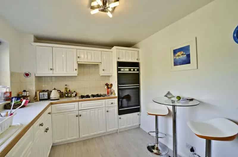 2 Bedroom Apartment Hendon - Furnished - Available June 2 2025