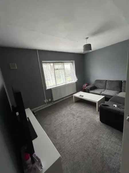 Flat For Rent in Epping Forest, England