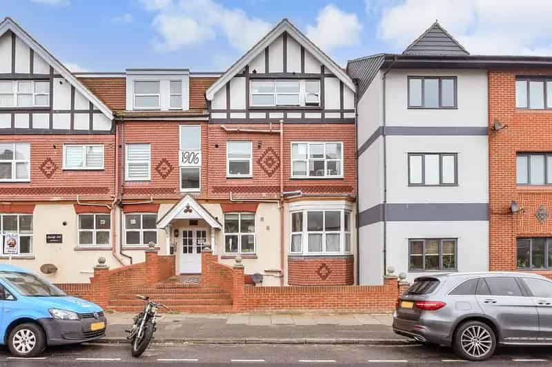 2 Bedroom Sea View Flat for Sale