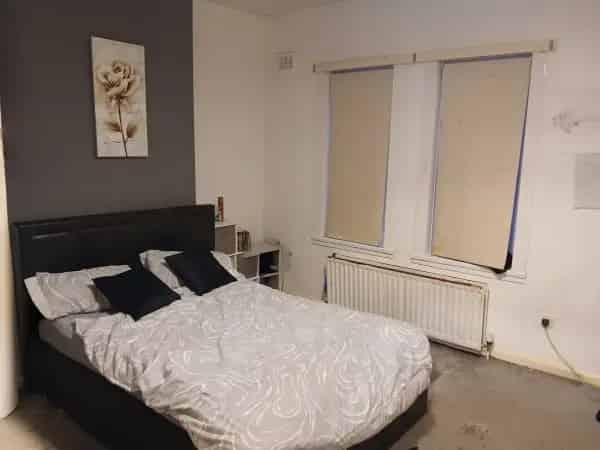 Large 2 Bed House Near Birmingham City Centre