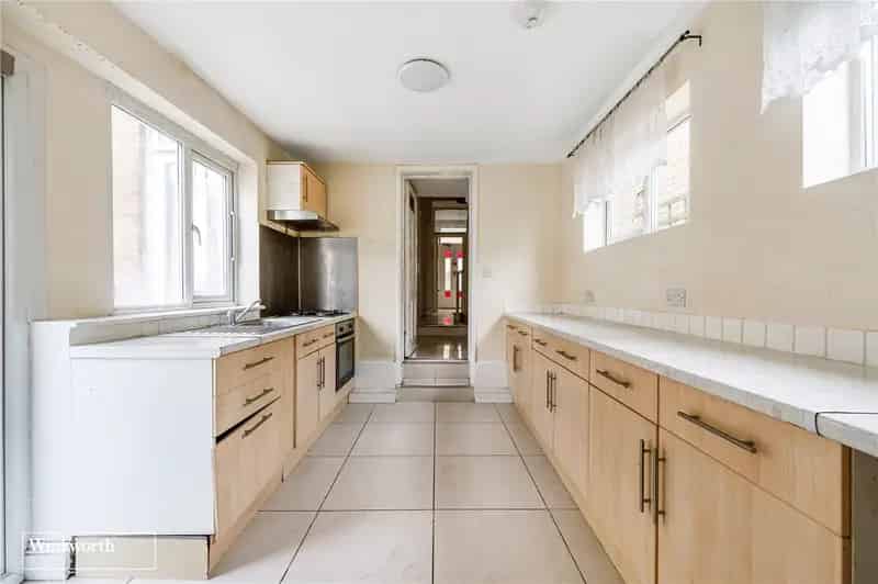 4 bedroom house in Hounslow