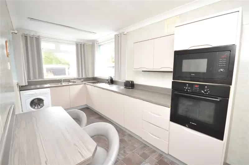 Three Bedroom End Terrace House Near M62 M1 Motorways