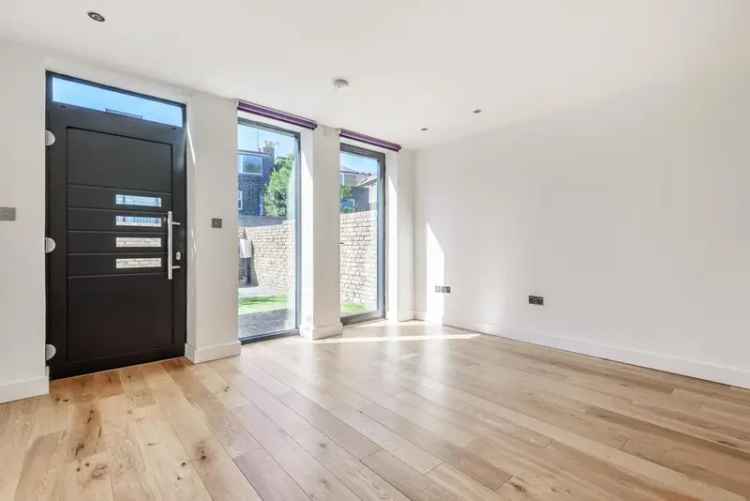 House For Sale in London, England