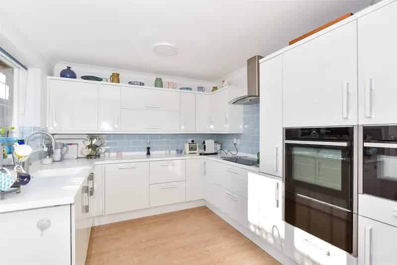 2 Bedroom Detached Bungalow for Sale Near Town Centre