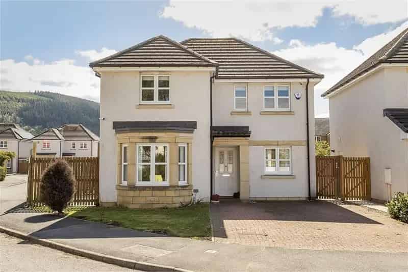 4 Bed Detached House Innerleithen Hill Views Family Home