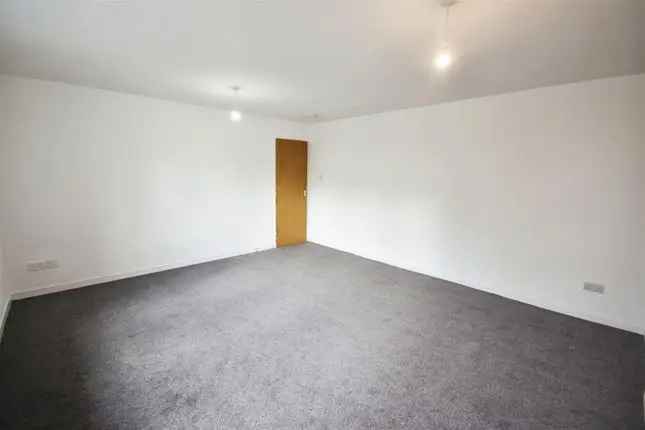 Flat for sale in Dumbarton Road, Whiteinch, Glasgow G14