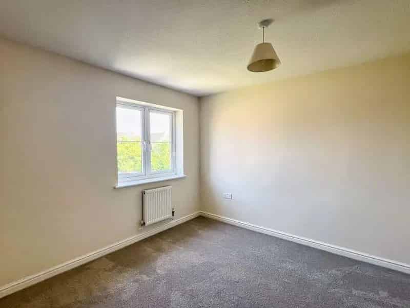4 Bed Detached House for Sale