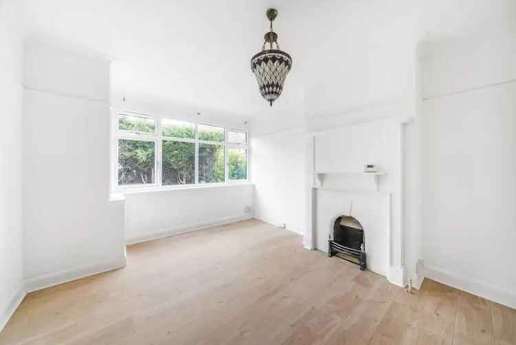 Three Bedroom Semi-Detached House Crystal Palace