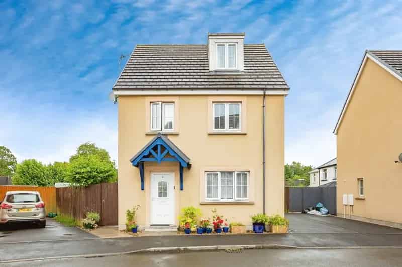 4 Bedroom Detached House Ammanford