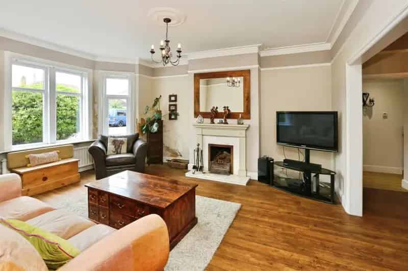 Character Home with Annexe and Solent Views