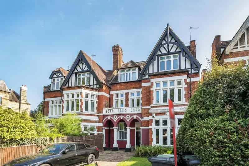 Flat For Sale , London, England