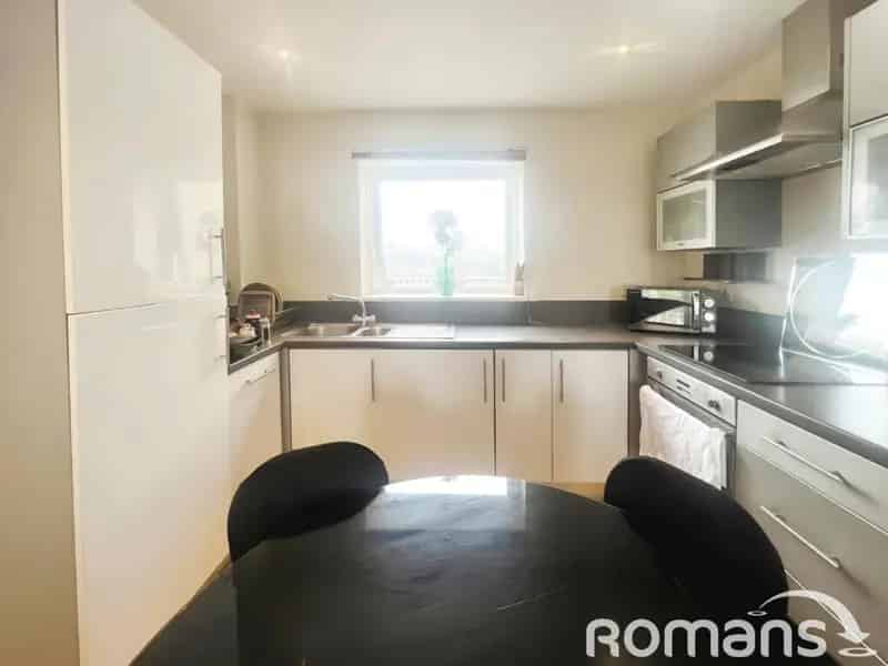 2 Bedroom Apartment for Sale near Basingstoke Station