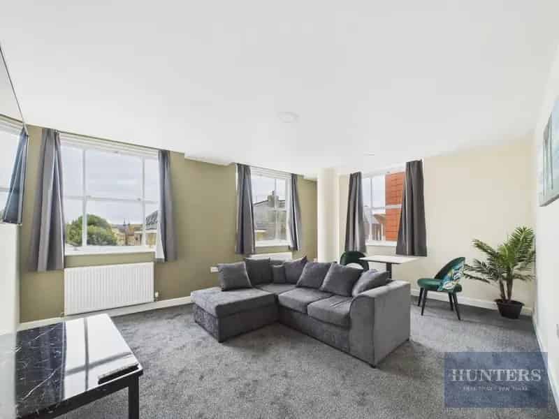 1 Bedroom Apartment near Gloucester Quays