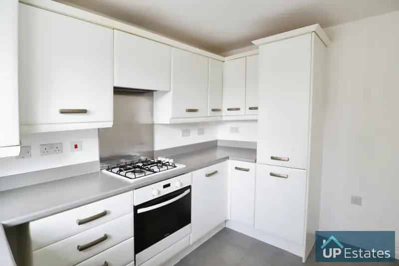 3 Bedroom Terraced House to Rent Near Amenities