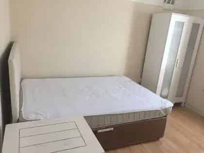 1 Room Flat 27m² Near Mile End Station London