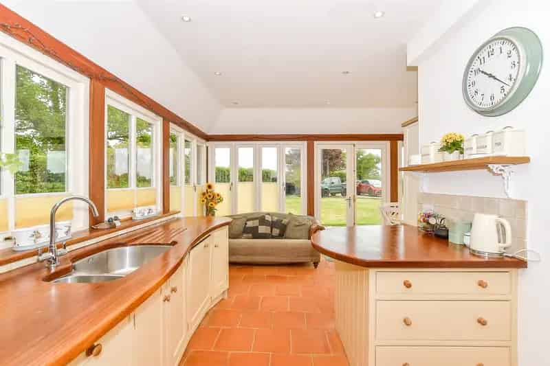 4 Bedroom Detached House for Sale in Headcorn