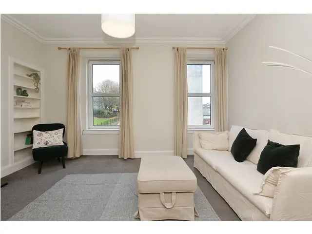 3 bedroom flat  for sale