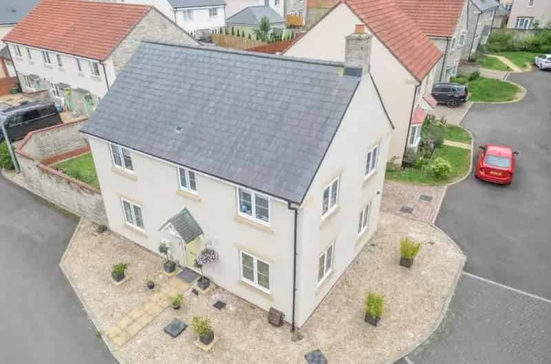 4 Bed Detached House for Sale