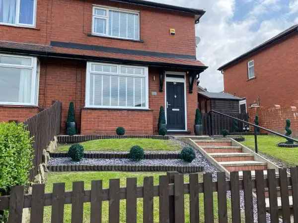 House For Rent in Macclesfield, England