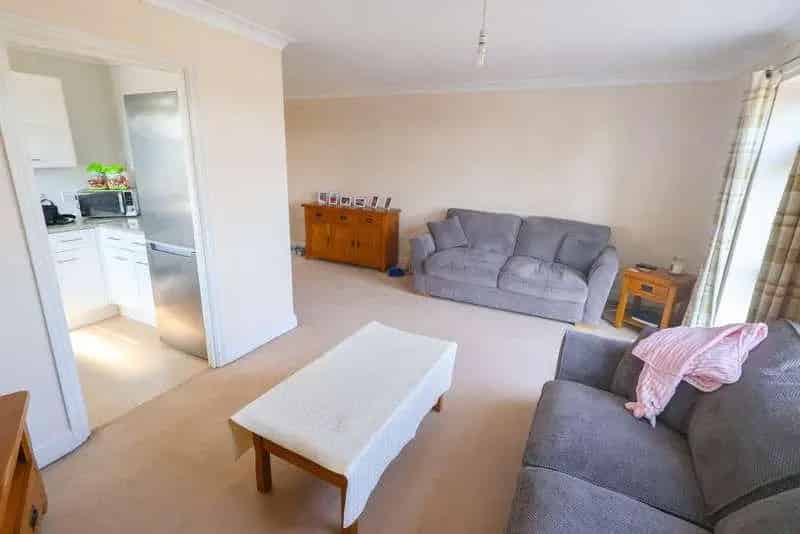 2 Bed Top Floor Flat for Sale Maybush Southampton