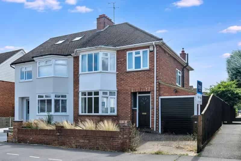 3 Bedroom Semi-Detached House For Sale Old Moulsham