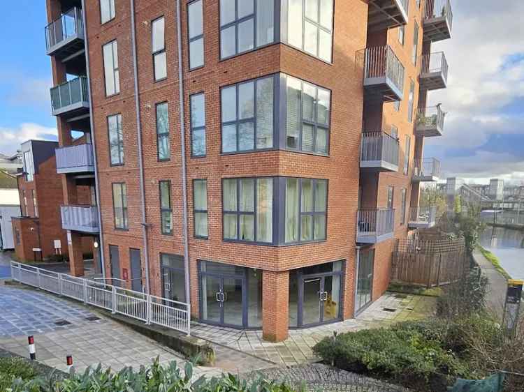 West Drayton Retail Cafe Unit with Residential Apartments