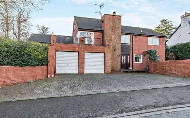 Shrewsbury Family Home with Stunning Gardens and City Views