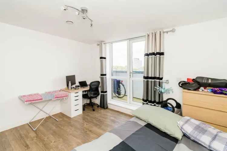 Empress Heights 2-Bed Apartment with 2 Balconies and Secure Parking