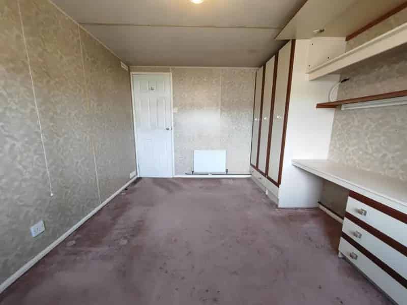 2 Bedroom Park Home for Renovation Garage Driveway