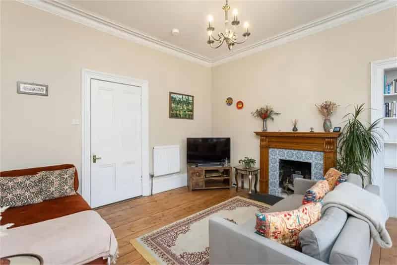 2 Bed Flat West End Edinburgh 2nd Floor