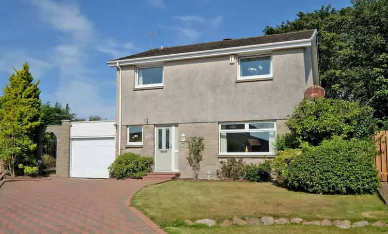 Four Bedroom Detached House in Bridge of Don