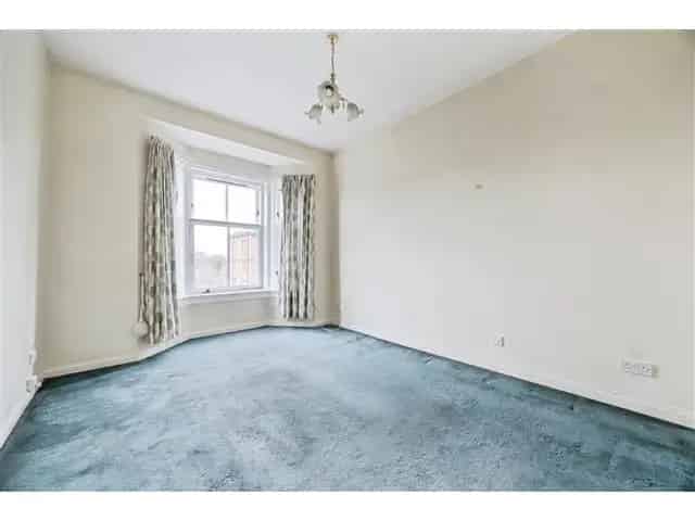 1 Bedroom Flat for Sale near Parkhead Forge