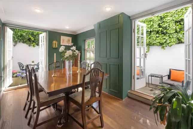 End Terrace House for Sale Warriner Gardens London SW11