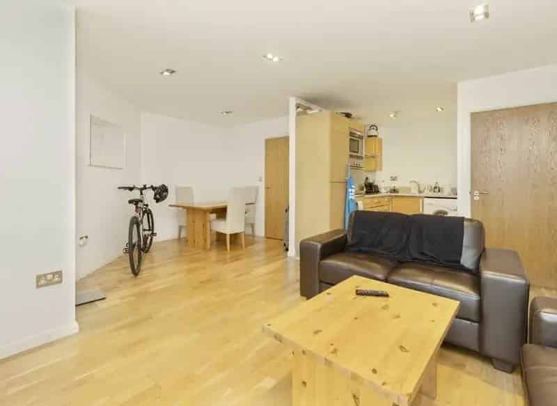 Bright 1-Bedroom Apartment near South Quay