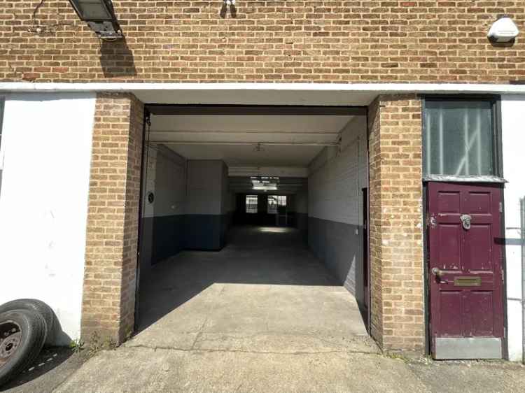 Workshop Industrial Unit with Offices To Let Reading