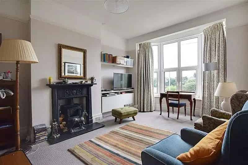 2 Bed Flat for Sale Bexhill near Town Centre and Beach