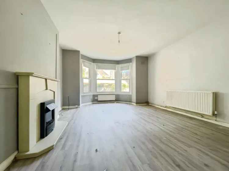 2 Bedroom Maisonette for Sale in Brentford