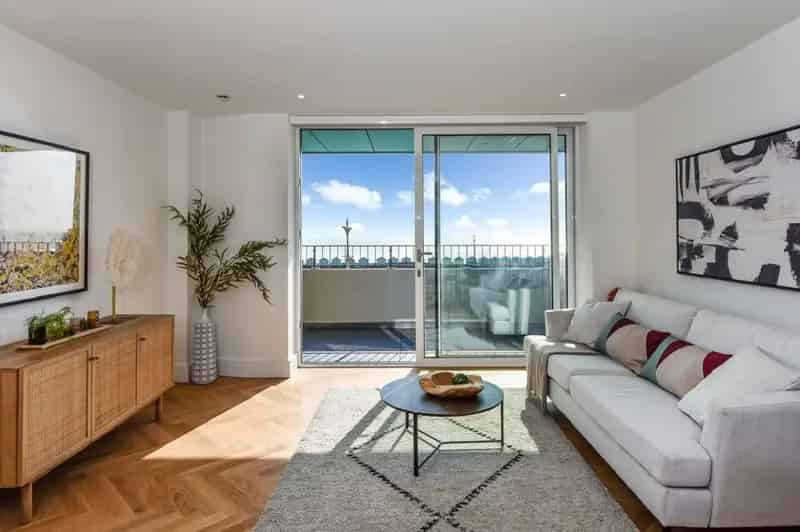 2 Bed Seafront Apartment Hove Stunning Sea Views Stamp Duty Paid