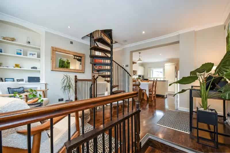 3 Bedroom Victorian Cottage For Sale Near City Centre