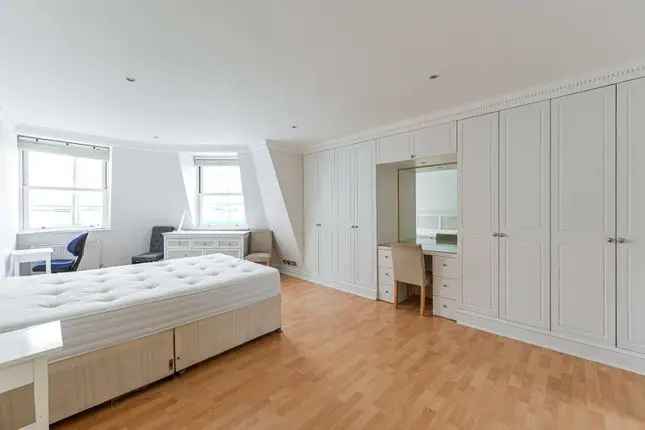 Flat to rent in Drayton Gardens, Chelsea, London SW10