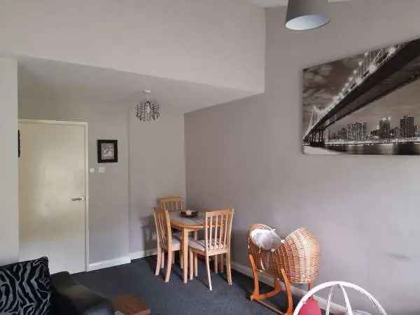 2-Bed Ground Floor Property in Quiet Four Oaks Location