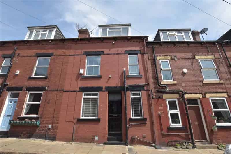 Victorian Terrace House Two Double Bedrooms Kirkstall Leeds