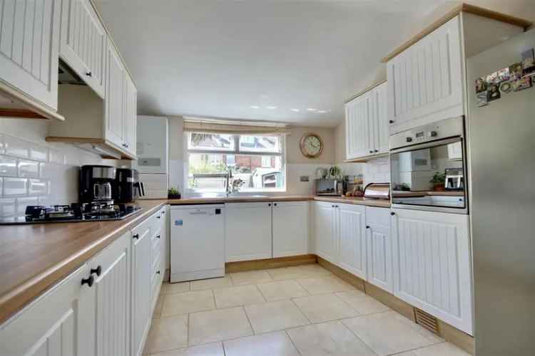 5 Bedroom Family Home Hewett Road