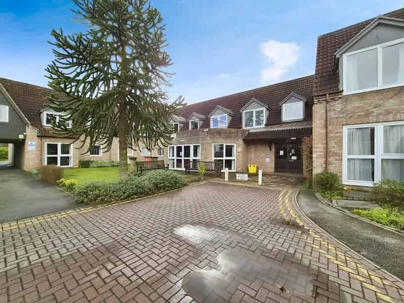 1 Bedroom Retirement Flat for Sale Needs Modernising
