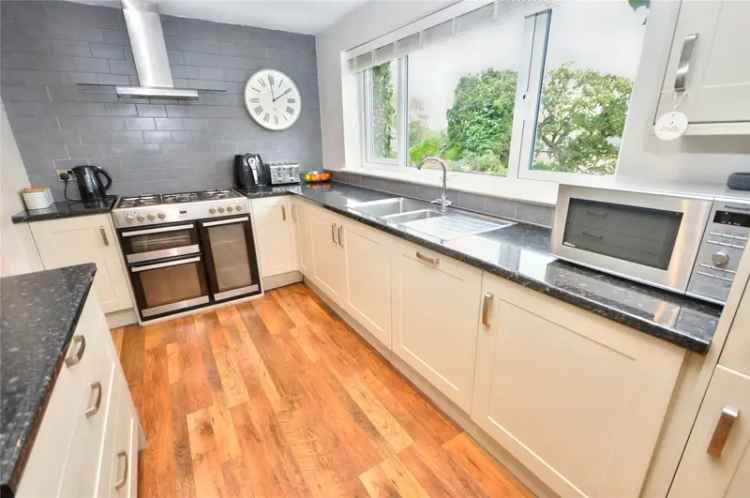 House For Sale in Leeds, England